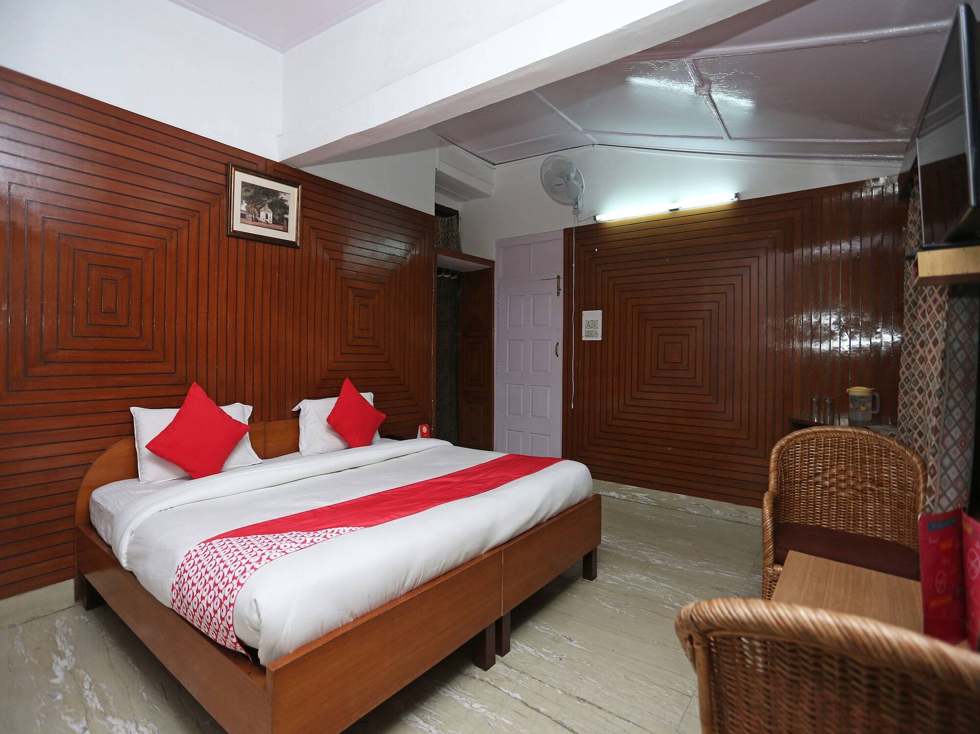 Oyo 10653 Clark Hotel 3*