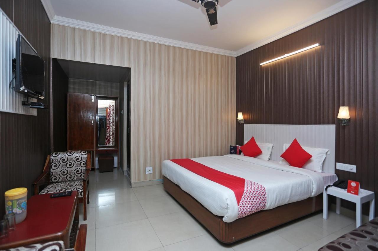 Oyo 8714 Amar 3* Mussoorie