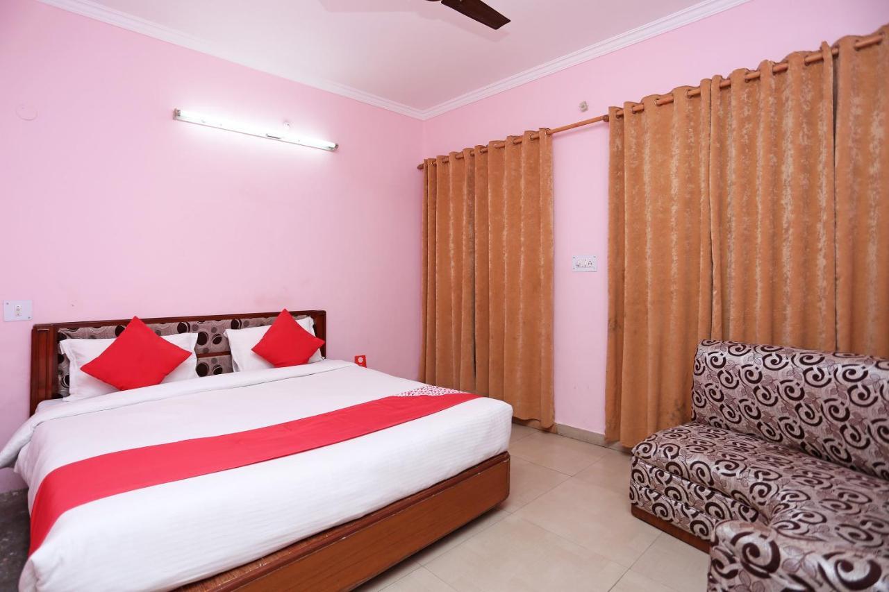Hotel Oyo 8714 Amar
