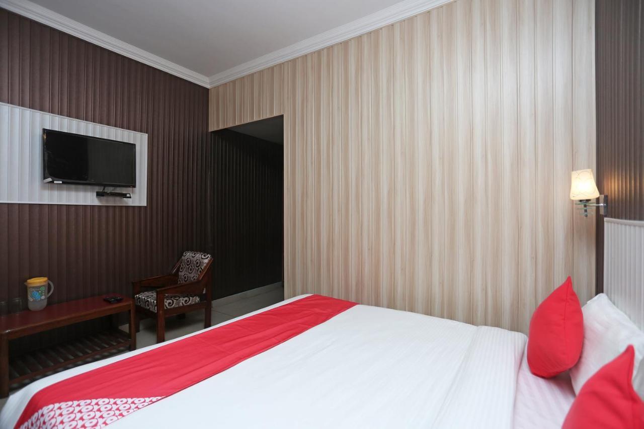 Hotel Oyo 8714 Amar