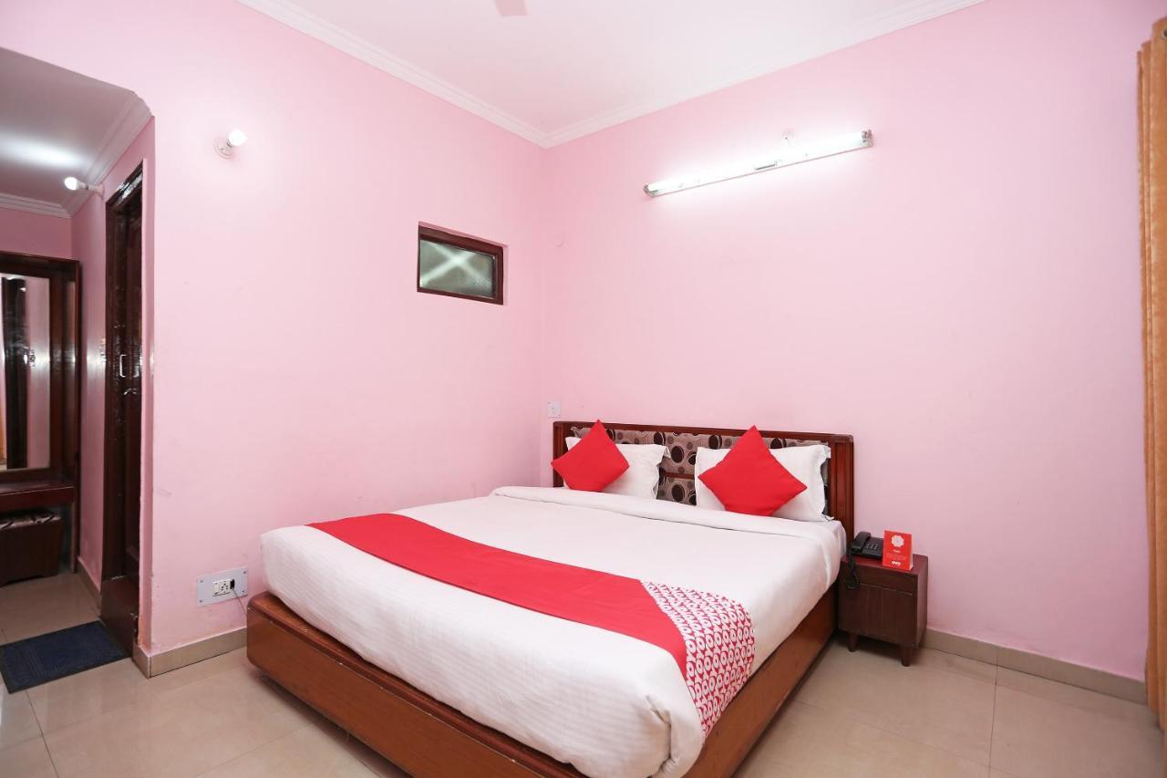 Oyo 8714 Amar Hotel